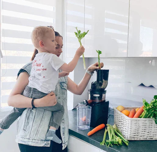 מיץ סלרי עם Revo830